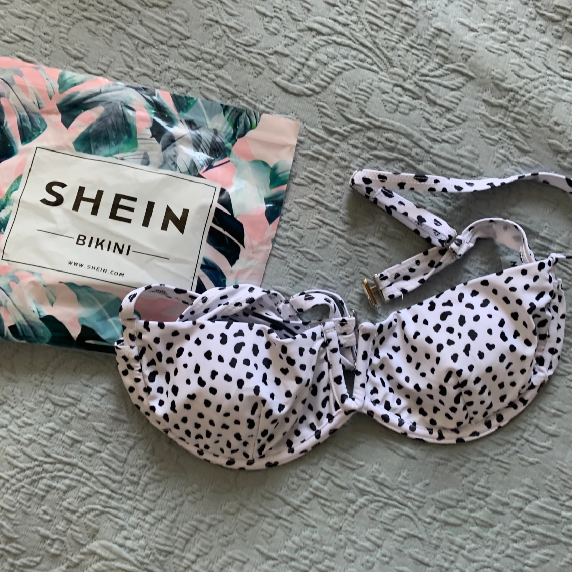 Aldrig använd bikinitopp  - 90