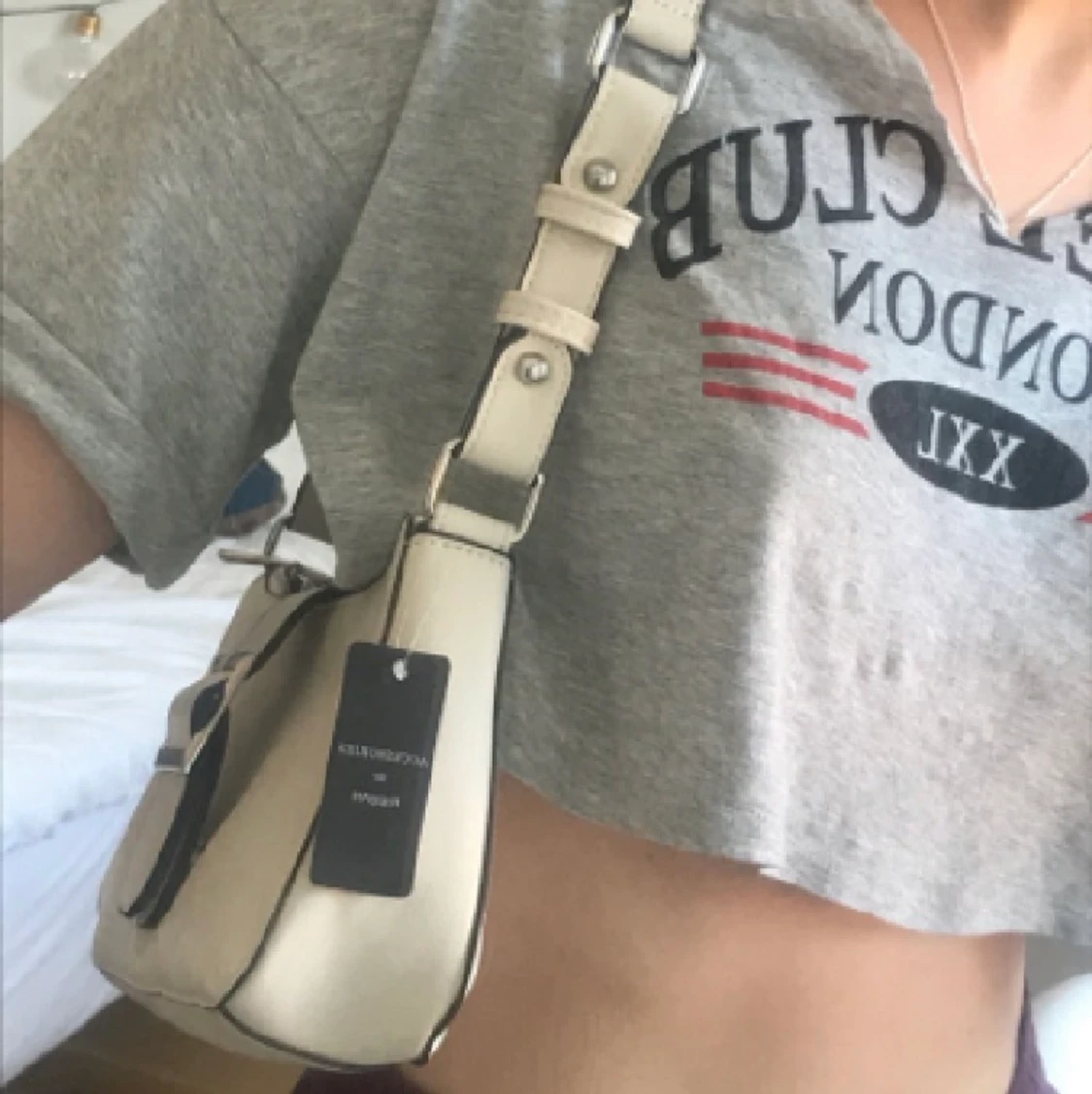 Offwhite handväska - 90