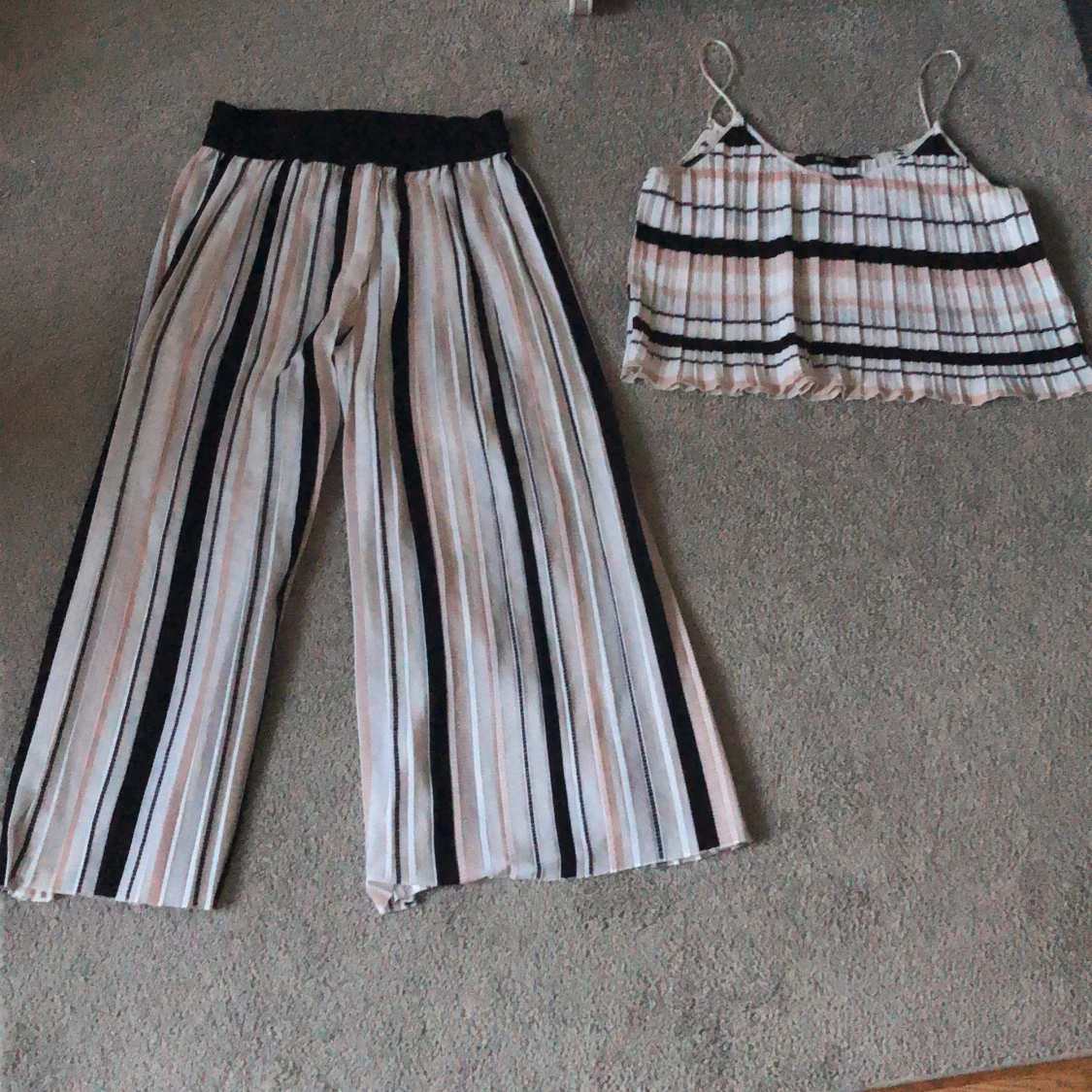 Plisserat set från bikbok