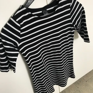  - Snygg klänning till barn