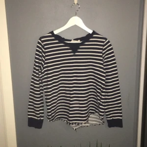  - Tröja från h&m, stl S men passar även på en M & säkert L också!