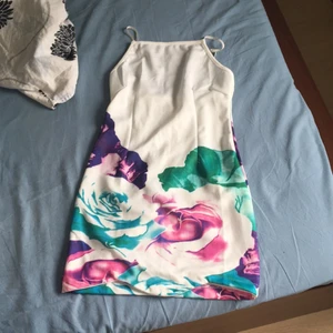  - Sommar klänning använd 1 gång