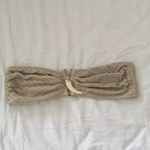  - Säljer för fel storlek.  Pris : 40 kr + frakt.  Betalning sker via swish  