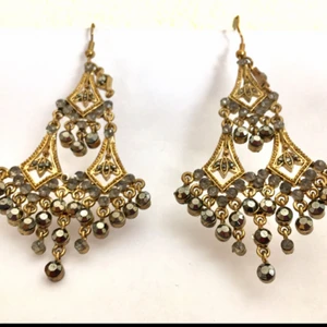  - Vackra örhängen. Frakt tillkommer om du inte kan mötas upp i Sthlm.