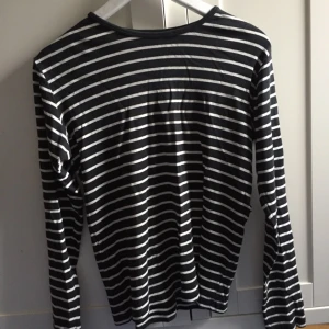  - svart-vit randig polarn o pyret longsleve 🌻