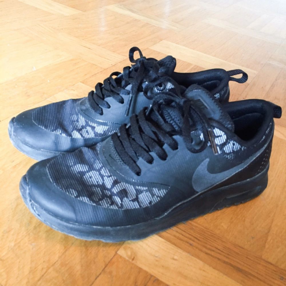 react element volt racer pink