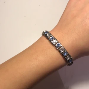 Armband  - Vintage armband i stenar. Super fin! Frakt 11