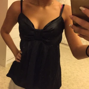  - Fin svart topp 🌸