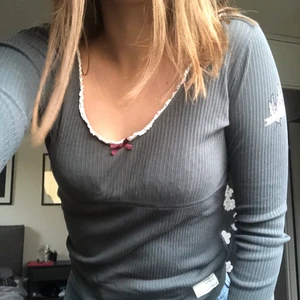 Långärmad tröja Odd Molly - Superfin tröja från Odd Molly som ej kommit till användning. 