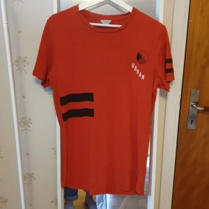 Jack & Jones t-shirt - Jack & Jones t-shirt. Tror den är S