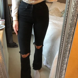 Bootcut jeans - Strlk M men passar S, Bikbok, säljer pga försmå. 