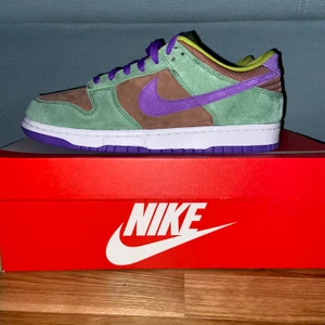 Nike dunk low veneer - Skick 10/10 DS. Storlek 44/us 10. 