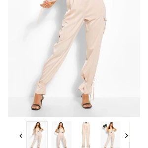 Cargo byxor boohoo - Säljer dessa byxor i SVART! storlek 36 o kan skicka frakta för 45 kr:)