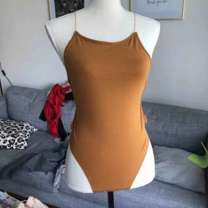  - Body aldrig använd lapp kvar jeans köpes separat för 30 kr storlek 36