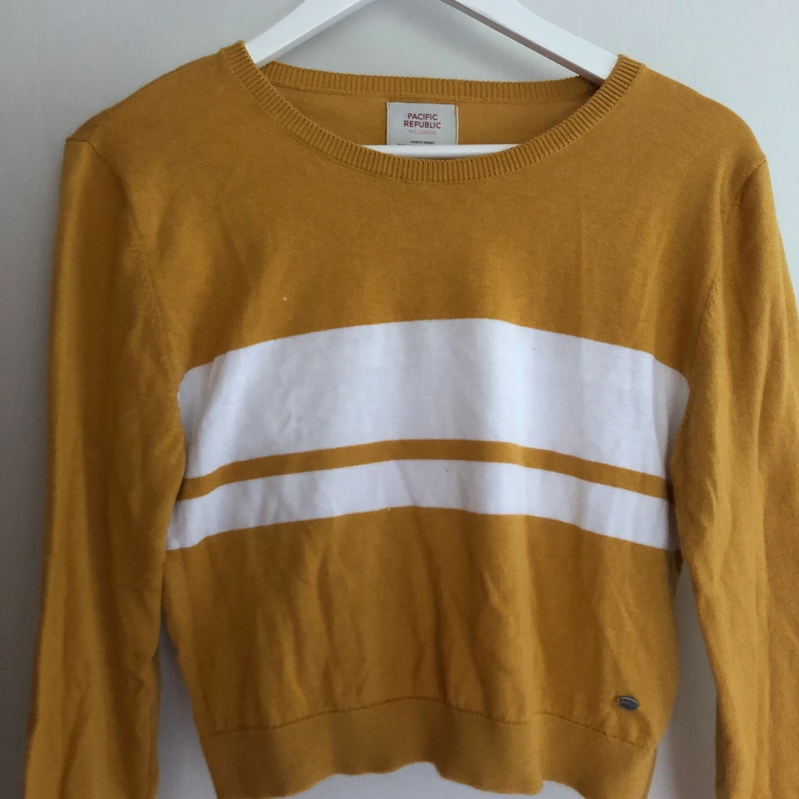 Gul tjocktröja - 90