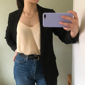 Basic linne - Ett basic linne i material likt mesh från Zara. I gott skick och använd 1 gång.  🦋Fraktkostnad tillkommer🦋  #beige #zara #linne #basic #basiclinne #beigelinne