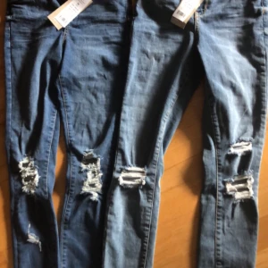  - Helt nya Gina tricot jeans av modellen Gina 