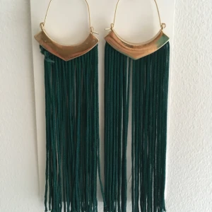  - Örhängen från HM 💚 köpare står för frakt