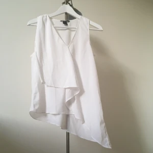  - H&M plagg som jag använd 2-3ggr bara. Säljer pga summer closet cleaning.  Kan mötas upp runt Sthlm eller köparen står på frakt🌻