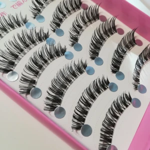  - 3e bilden visar hur fransarna ser ut på! Skriv privat för fler bilder på hur de ser ut på ✨ Prislista: ▪️1 par = 20 kr ▪️4 par = 50 kr  Alla lösögonfransar är självklart oanvända!  