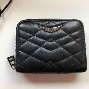 - Plånbok från Zadig & Voltaire. Väldigt sparsamt använd pga har en annan plånbok. 