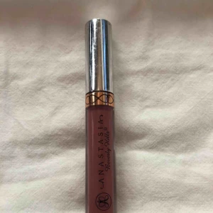  - Dusty Rose Anastasia Beverly hills