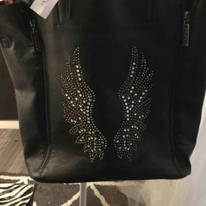  - Väska, frakt tillkommer🌸