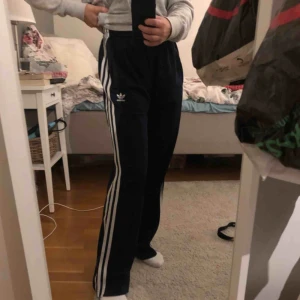  - Äkta adidas byxor