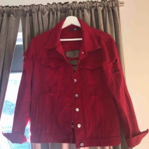  - Från Boohoo. Frakten ligger på 50kr 🤗