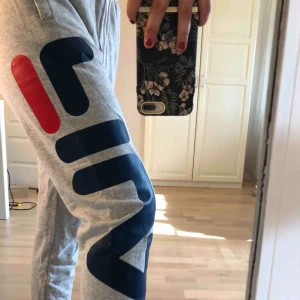  - Mjukisbyxor från Fila, endast testade. Frakt: 60kr