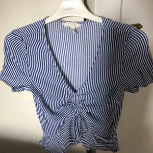  - Tröja från h&m. Köpte den i mak, har använt kanske tre gånger