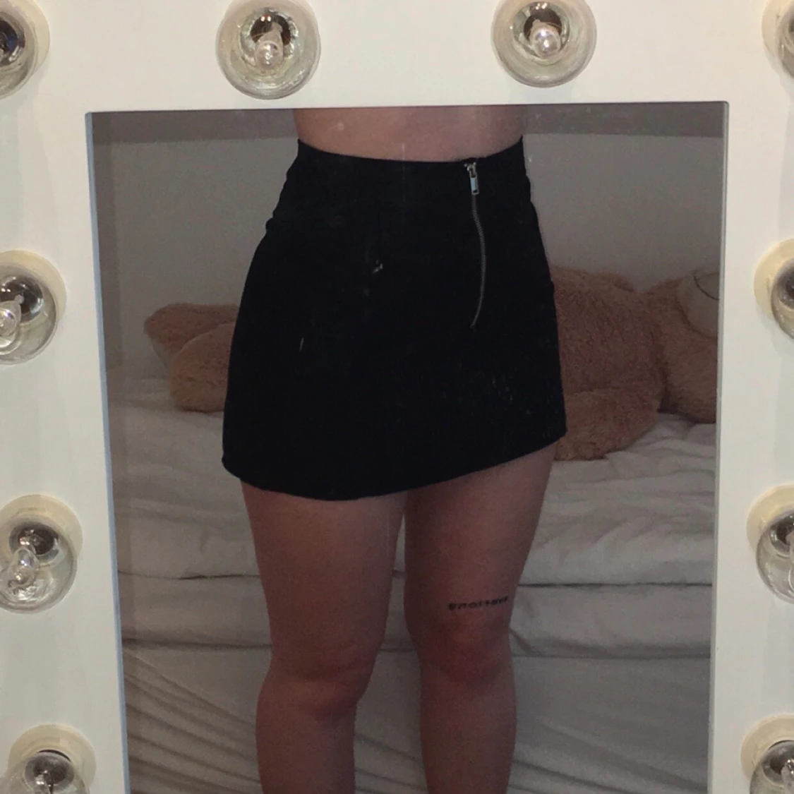 Svart kjol med dragkedja / strl 36