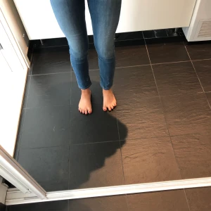 Jeans - Superfina och bekväma jeans från MQ, använda max 3 ggr och därför i ett mycket fint skick💖 Väldigt stretchiga också men skulle säga att dem passar xxs-s