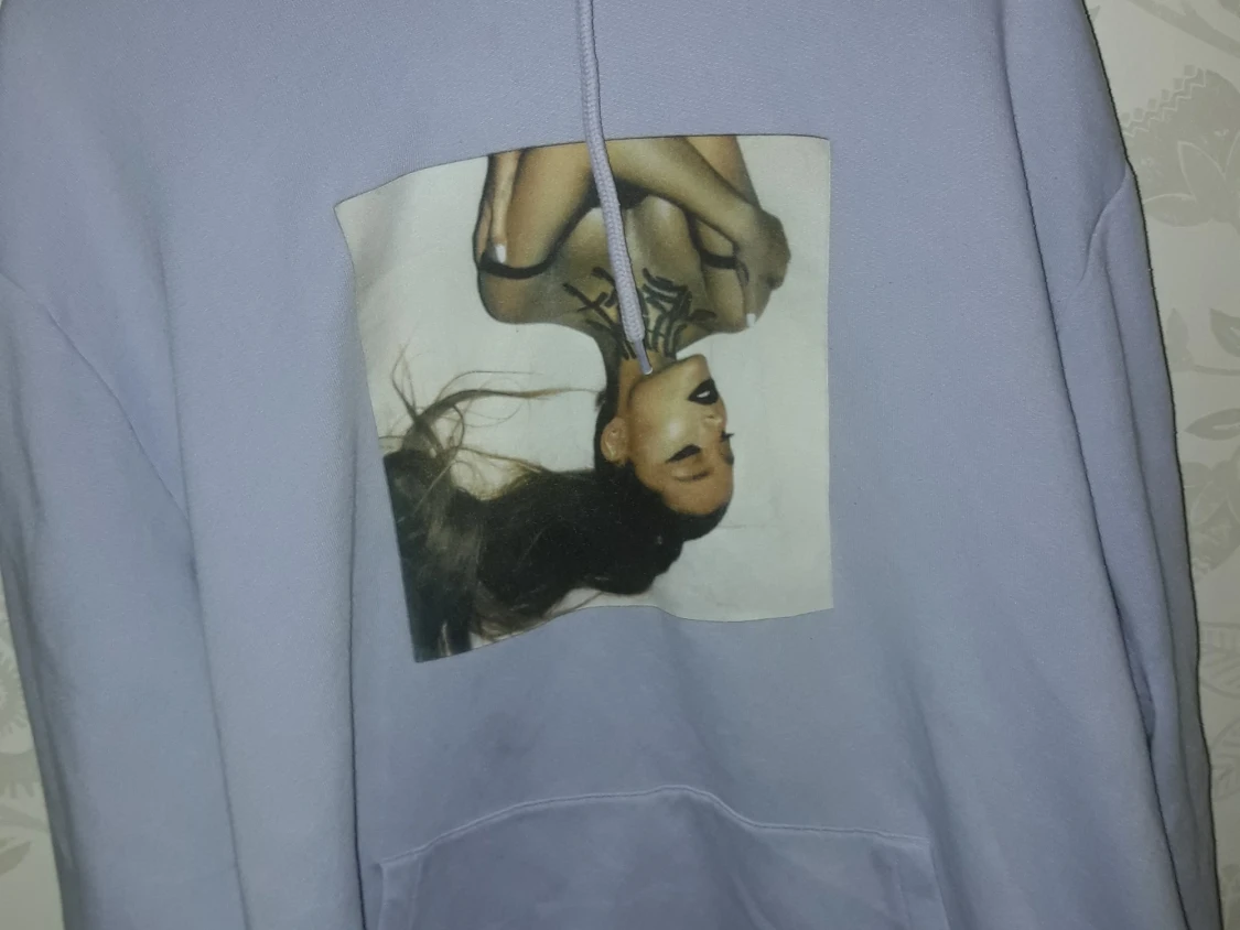 ariana Grande hoddie
