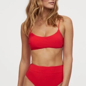 Bikiniunderdel - Helt ny röd bikiniunderdel från H&M exklusive frakt