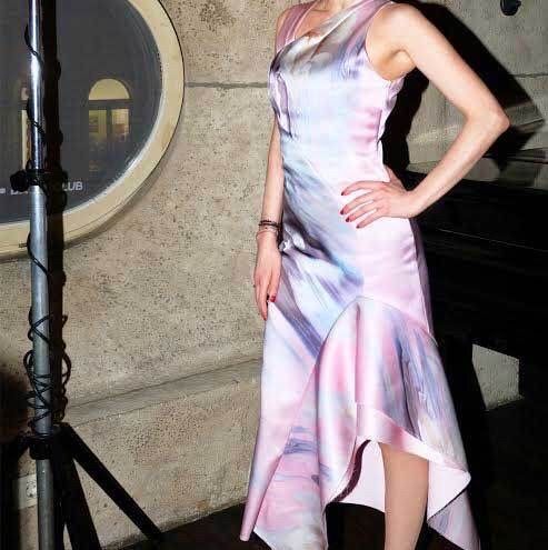 RARE H&m conscious exclusive dress made from sustainable materials, including BIONIC® - a polyester made of plastics recycled from shoreline waste. It is a premium collection made for special occasions. Size 38 Please check out my other items! :). Klänningar.