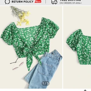 Snygg topp  - Snygg topp från shein som aldrig är använd för att den tyvärr är förliten för mig. Toppen är i jätte bra. Budgivningen!!! 