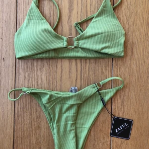 Bikini - Superfin bikini från zaful som tyvärr var lite stor för mig /: Testad en gång. Köparen står för frakten🦋