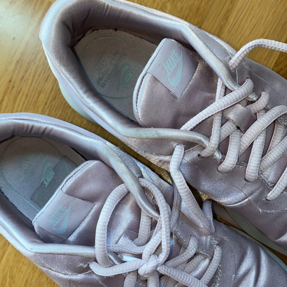 Nike skor i rosa silke, strl 38.5 - 91