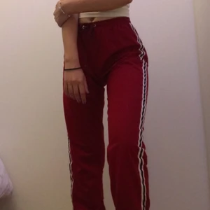 Mjukisbyxor  - Sköna mjukisbyxor som är sparsamt använda. Säljer på grund av att de är för korta. 