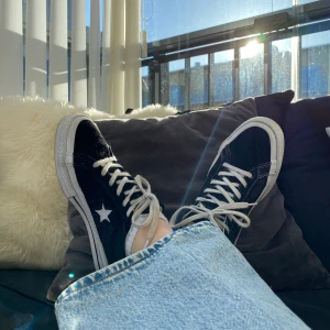 Converse One Star Patta x Deviation Blac - Säljer mina OneStars för att de ej kommer till användning. De är sparsamt använda (vilket syns på sulan i bild 3). Dm för frågor! Passar även 38!
