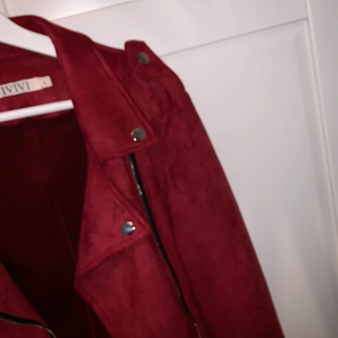 Vinröd mocka jacka  - 90