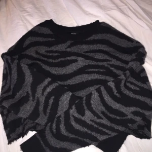 Tröja i s/m - Långärmad tröja i storlek m men passar mig som bär s! 