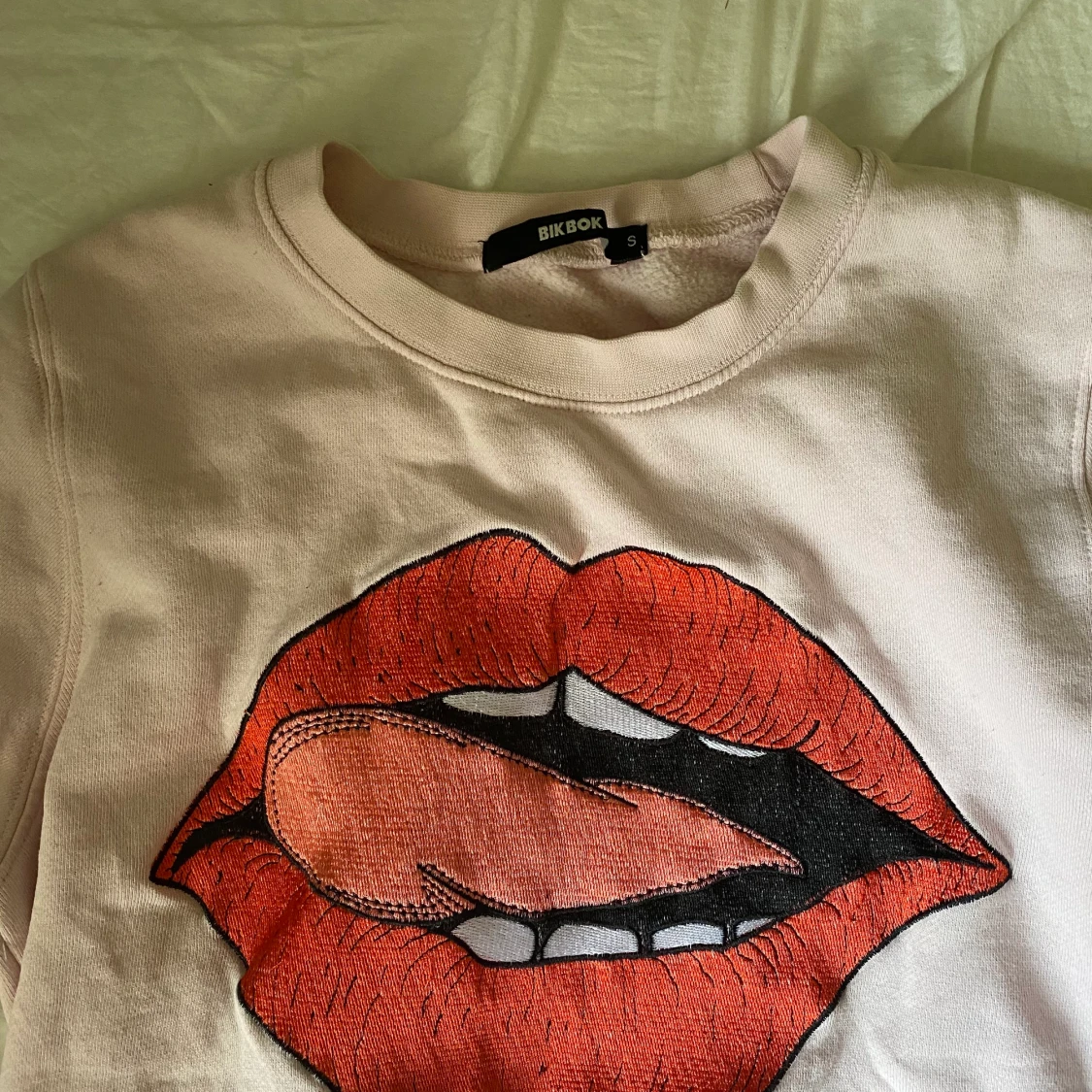 Rosa sweatshirt från BikBok - 90