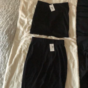 Två kjolar - Två kortare kjolar från Lager 157 strl Xs/S, aldrig använda. 65kr för båda (köparen står för frakten)