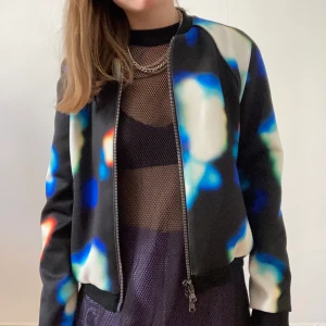 Minimarket jacka - Jacka från minimarket. Använd men i fint skick. Kan mötas upp i Sthlm eller skicka, köparen står för frakten. 