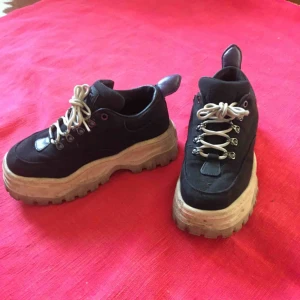  - Mina fina eytys. Köpta här på plick men endast testat dem inomhus en gång pga lite för små. Men har inte velat göra mig av med dem då de är världens finaste! De är sparsamt använda av tidigare ägare med och alltså i bra begagnat skick. 800 kr med frakt! 