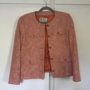 Kofta newhouse storlek 42 - Sjukt fin, sparsamt använd och som ny.