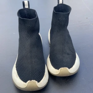 Skor från zara - Skor från zara. Nypris:500kr