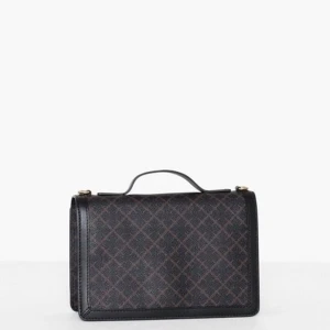 Malen Birger Väska - Säljer min malen Birger väska, aldrig använd. Samma färg som på bilden. ”Påsen” den kom i följer med! Kan skickas men då står får du stå för frakten :)